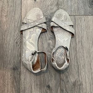 Tom’s sandals